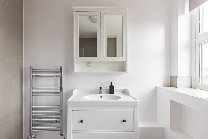 Zero Airbnb Fee – 4 Bed Penthouse in Shoreditch gallery image 5