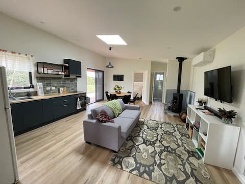 Successful Airbnb property: Red Door Cottage in Shire Of Mansfield