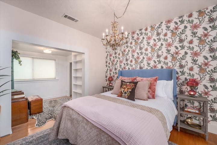 Опуштете се, опуштете се, спијте, читајте, сонувајте. 