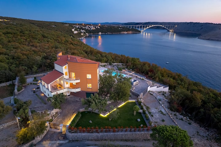 Exclusive Villa Ostro with pool & Krk bridge view