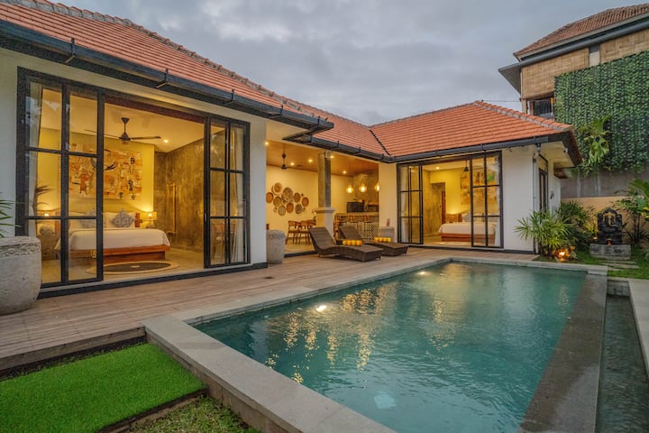 Stylish 2-br Villa Private Pool - Ubud