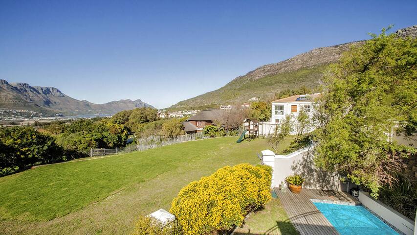 Modern 3 bed in Secure Complex gallery image 5