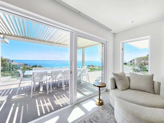 Llandudno Beach Views Villa gallery image 2