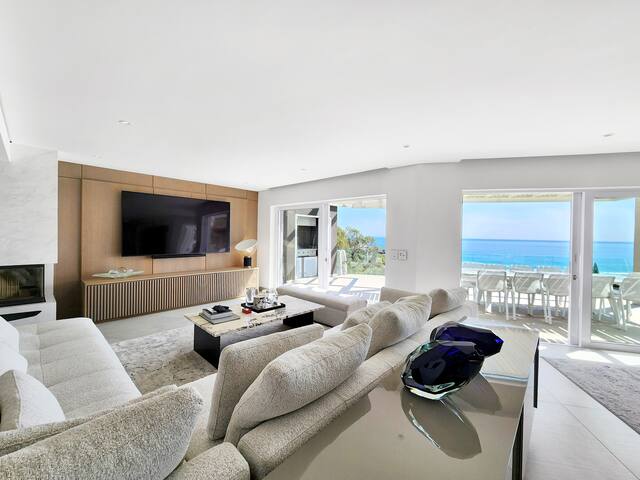 Llandudno Beach Views Villa gallery image 5