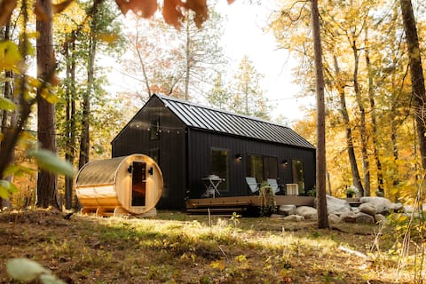 Modern Cabin with Cedar Barrel Sauna