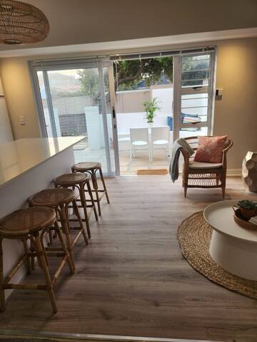 No 4 Life at Sea – Charming Coastal Getaway gallery image 4