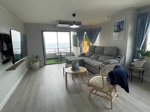Hot Deal ! Sea View Condo Cozy & Charming Si Racha