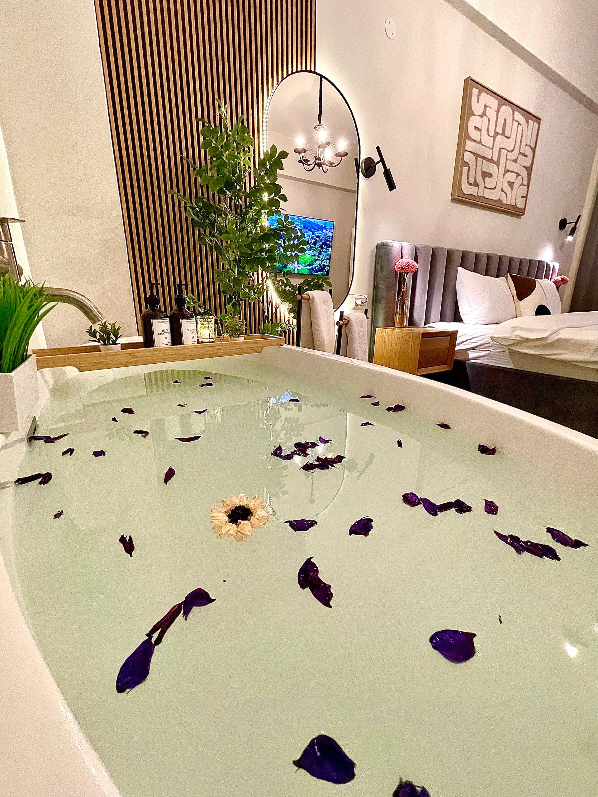 Designer SPA Apartment with Hammam