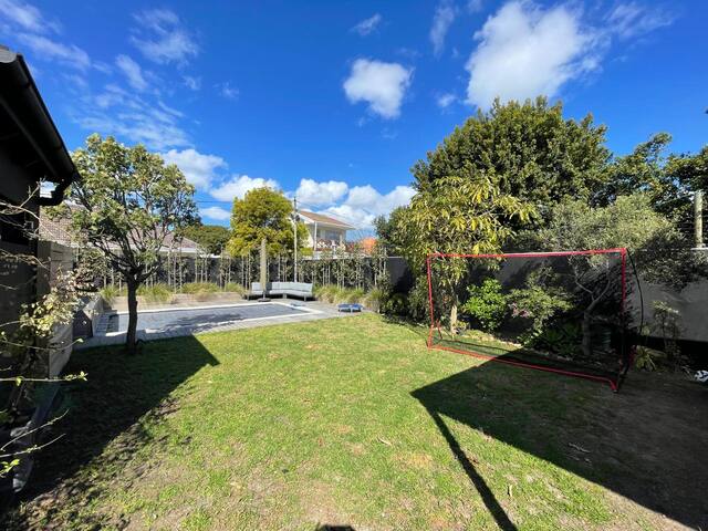 Modern home with pool gallery image 4