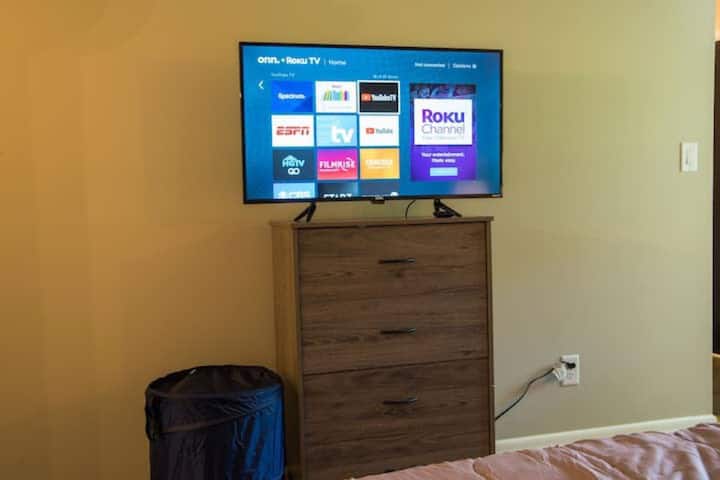 K dispozícii je káblová televízia s HD TV