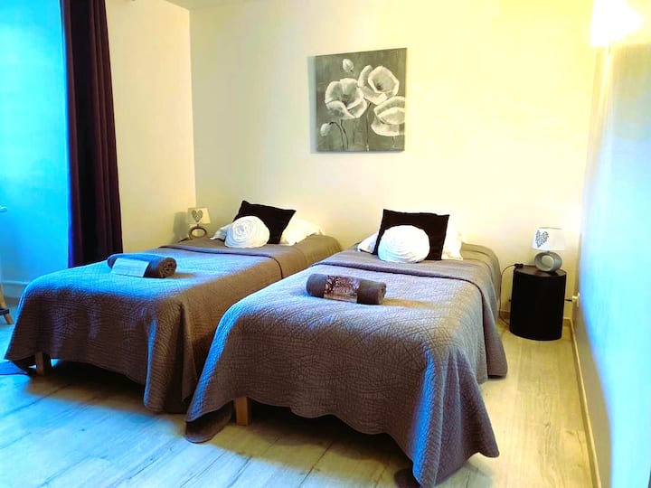 Marguerite Audoux部屋版シングルベッド2台。1階