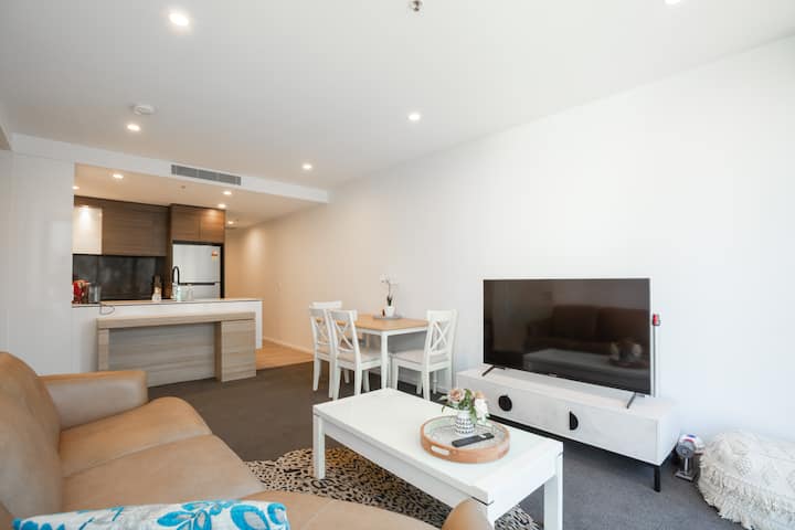 Central 1b Getaway + Parking - Belconnen