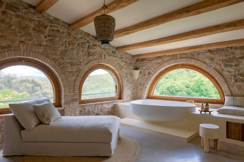 Beautiful Masia close to Girona