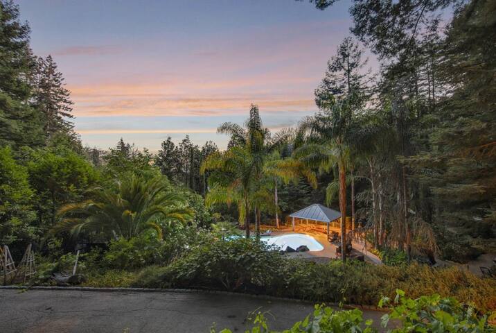 [New Special] Modern Redwood Retreat with pool gallery image 2