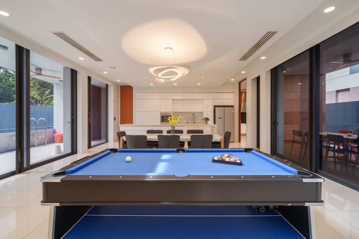 Premium Ekkamai Villa w/ Home Theatre gallery image 4