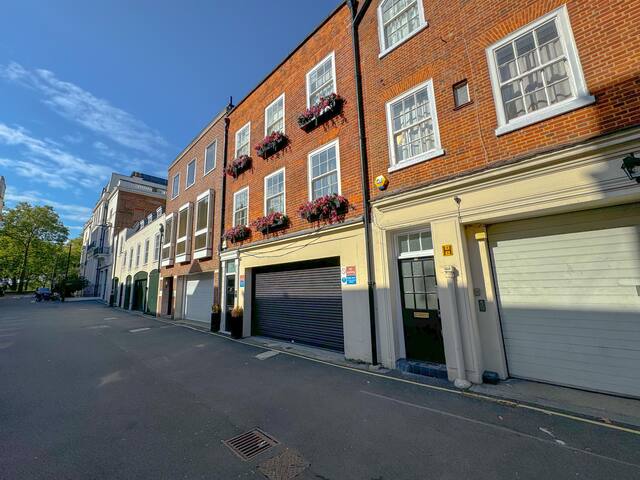 Mayfair Hyde Park-Quiet 2 Bed Ap gallery image 4