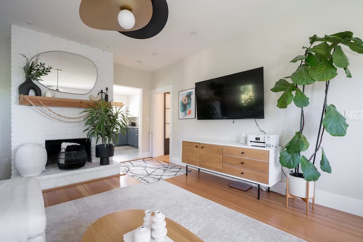 Stunning Family Home With Huge Yard - Saanich