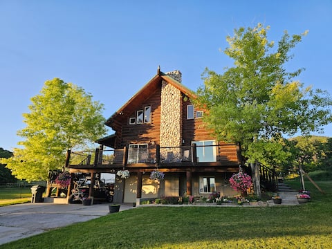 Sunset Lodge on Skyline Mountain