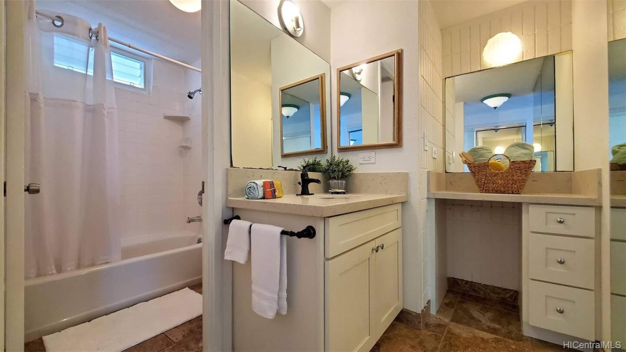 Condo in Hauula · ★4.42 · 4 bedrooms · 6 beds · 5.5 private baths - Image 31