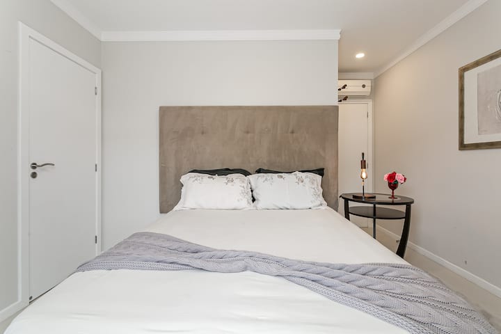 Vitanda vya Malkia kwa starehe yako bora.