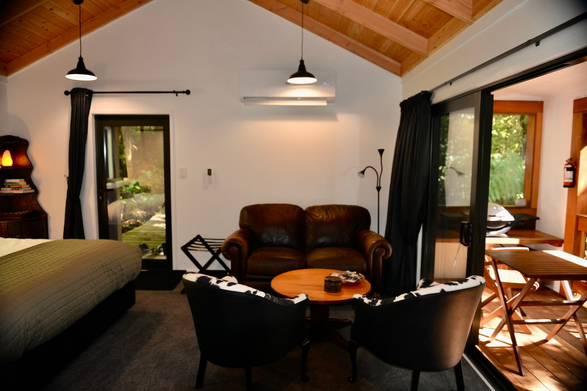 Top performing Airbnb: Secluded Forest Retreat, Paradise Valley, Rotorua in Rotorua District South