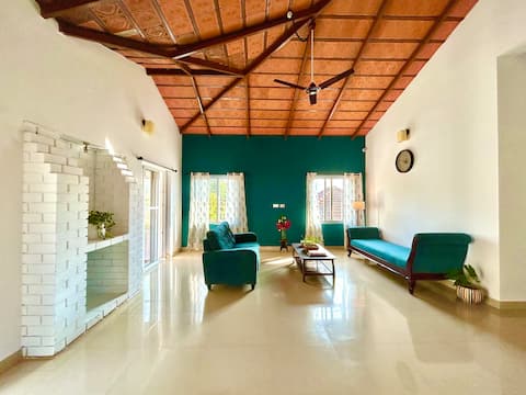 Villa Mercara: Spacious 4BHK in Central Madikeri
