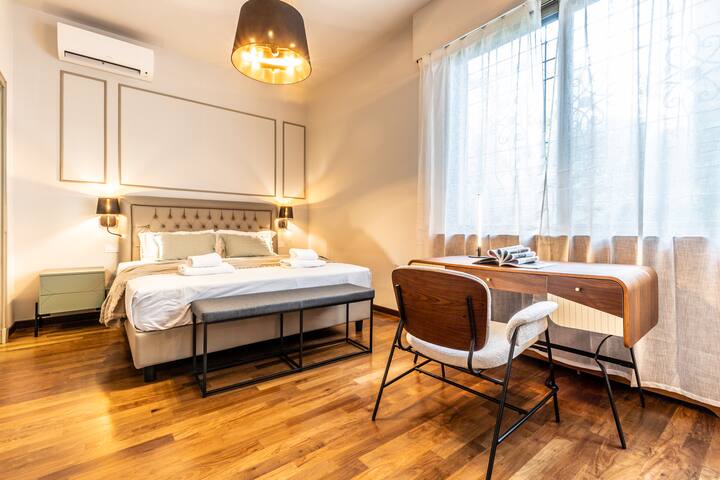 Stylish Jacuzzi&Sauna Vatican apt (by Flatinrome) gallery image 4