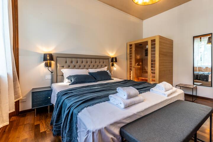 Stylish Jacuzzi&Sauna Vatican apt (by Flatinrome) gallery image 2