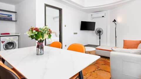 Top Floor One-bedroom Apartment - Pool&Gym Access