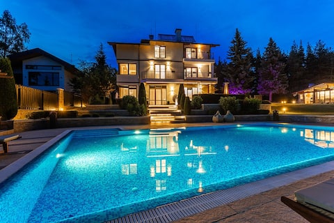 Luxurious villa in the mountain