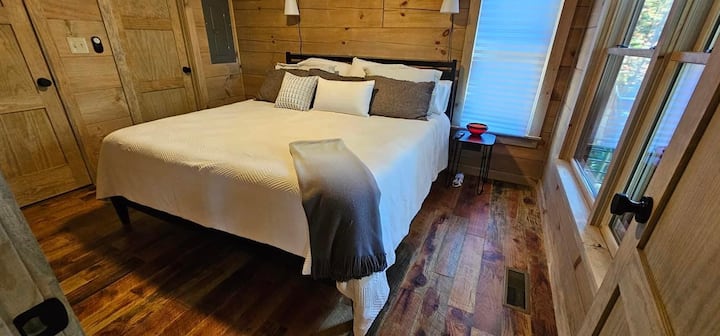 საძინებელი 1