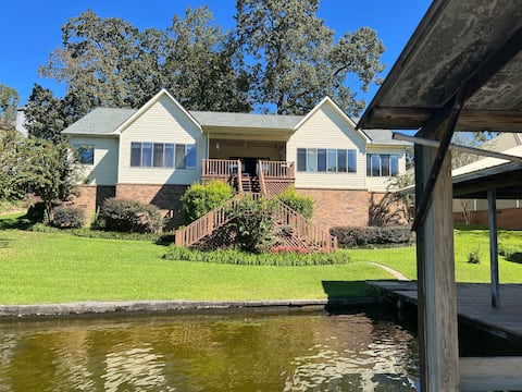 Lakehouse on Weoka Cove, Lake Jordan