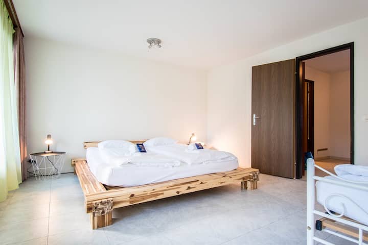 Јужна страна со 3 спални соби