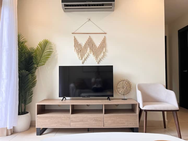 Prime 2br:pool&downtown Santaana - 