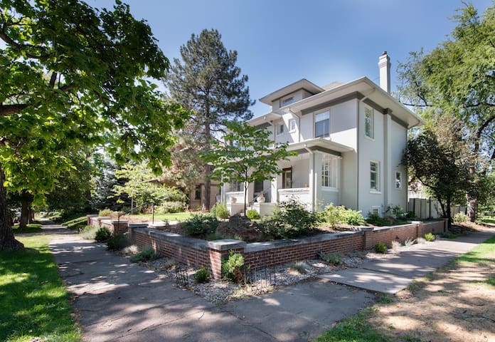 Cheesman Park | Cherry Creek | Pet Friendly