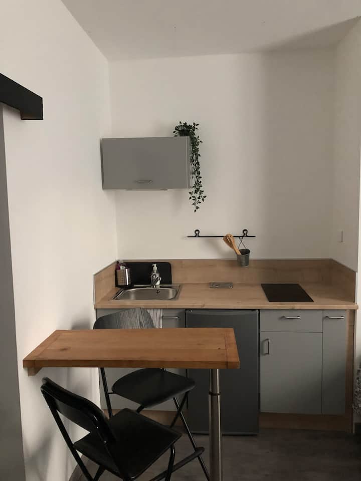 Joli Studio 3 Idéalement Situé - Moulins