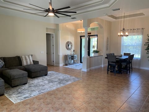 Popular Airbnb listing: Heated Pool • Screened Lanai • Near Beaches in Rotonda