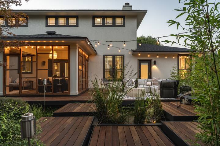 Contemporary Austin Luxury Retreat + Guest House