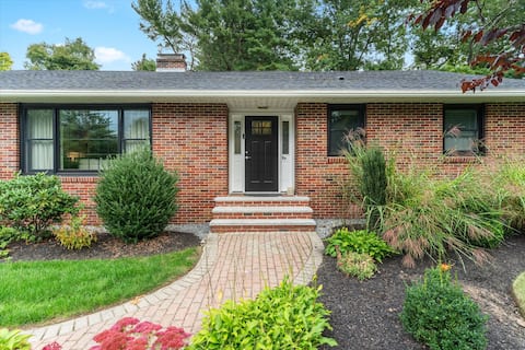 Andover furnished upscale home near center