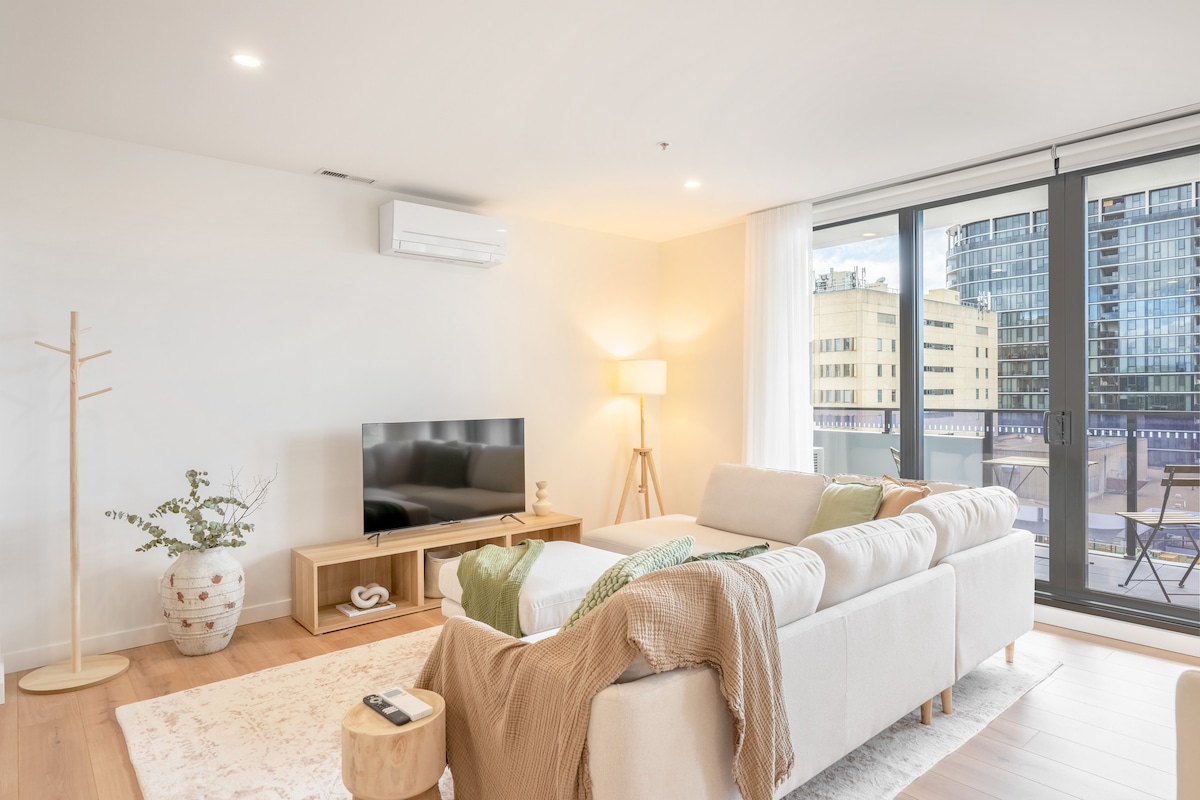 Top performing Airbnb: @Capital Haven: Near Canberra Hospital & Westfield in Phillip