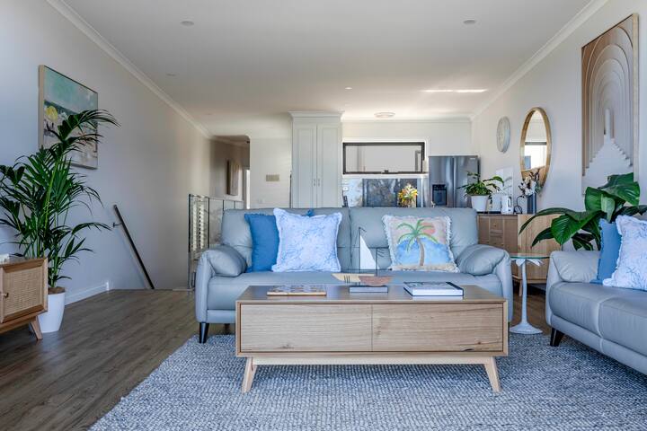 On The Bay Bonbeach – Unmatched Beachfront Luxury gallery image 4