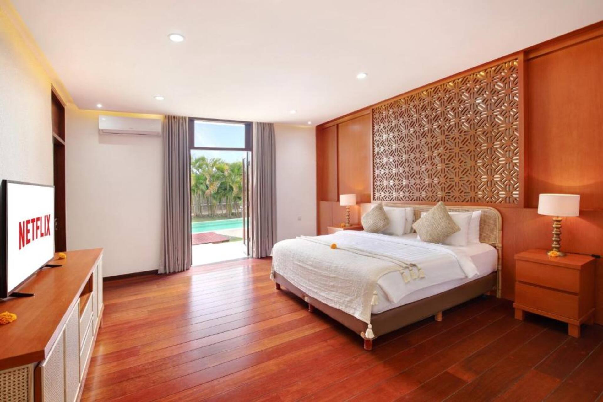 Modern Poolside Haven 5 Bedroom Private Villa in Bali 3