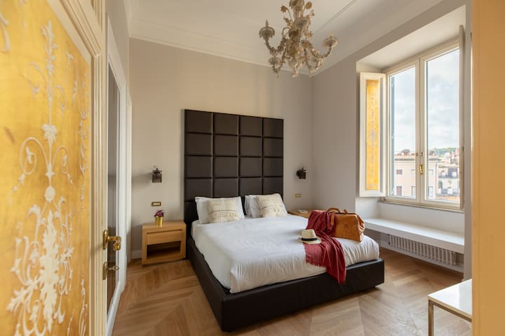 iFlat | Vatican & Navona Brand New Chic Apartment