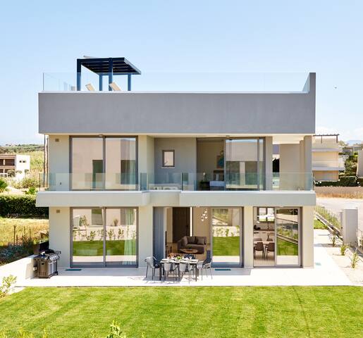 Beach Sand Villas 2 – Beachfront Roof Pool Seaview gallery image 3