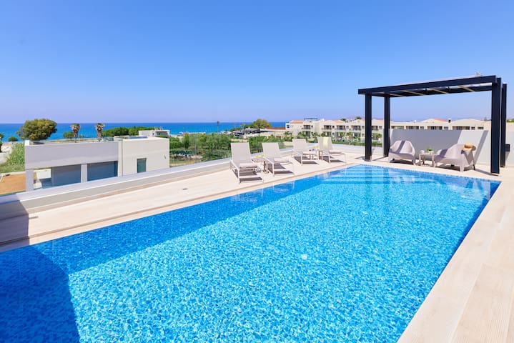 Beach Sand Villas 2 – Beachfront Roof Pool Seaview