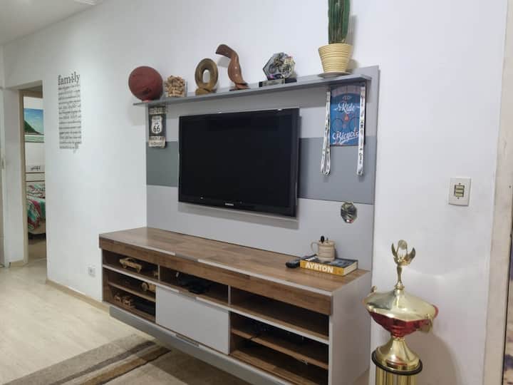 Casa Inteira Em Cond. Fechado Com Ar Condicionado - São José dos Campos