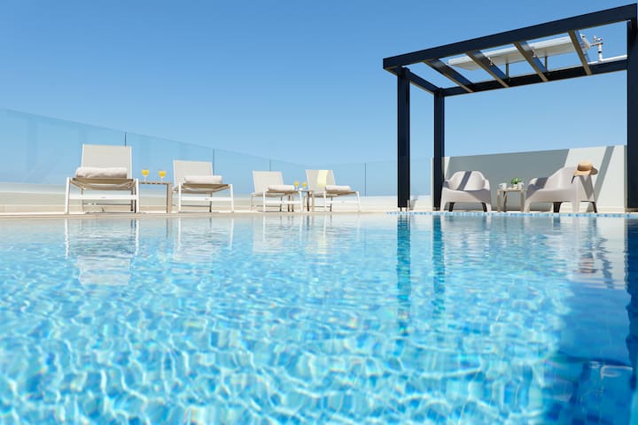 Beach Sand Villas 1 – Beachfront Roof Pool Seaview