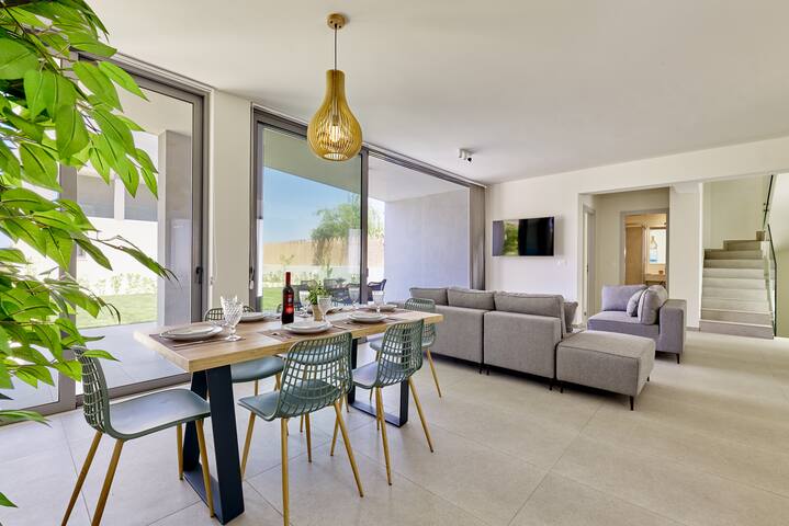 Beach Sand Villas 1 – Beachfront Roof Pool Seaview gallery image 3