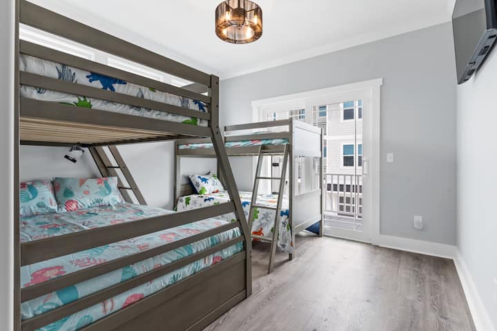 Ორსართულიანი ოთახის საძინებელი 4