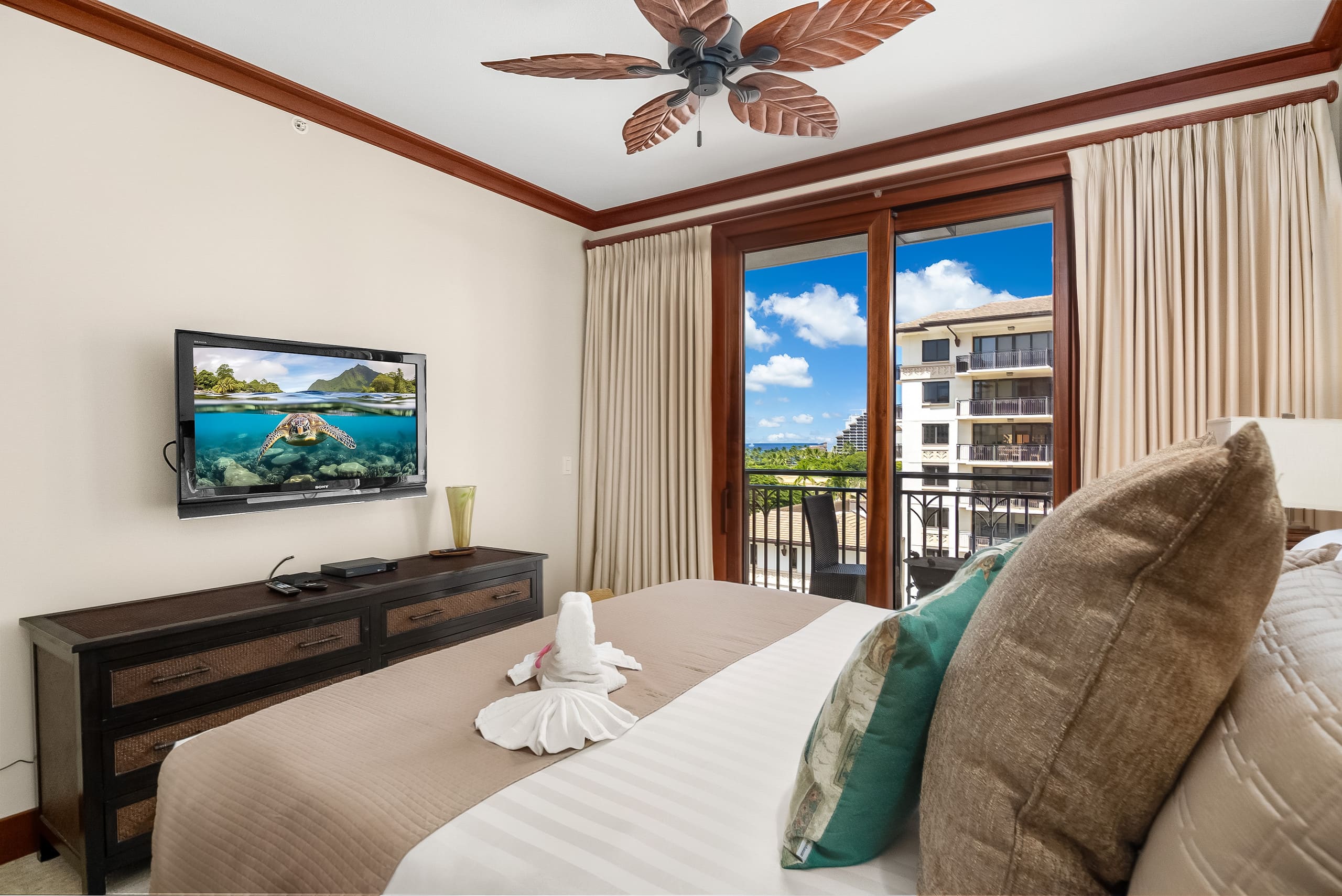 Condo in Kapolei · ★5.0 · 2 bedrooms · 4 beds · 2 private baths - Image 2